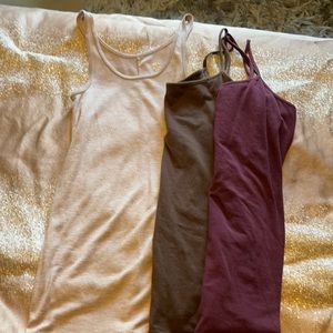 Set of 3 tank tops
